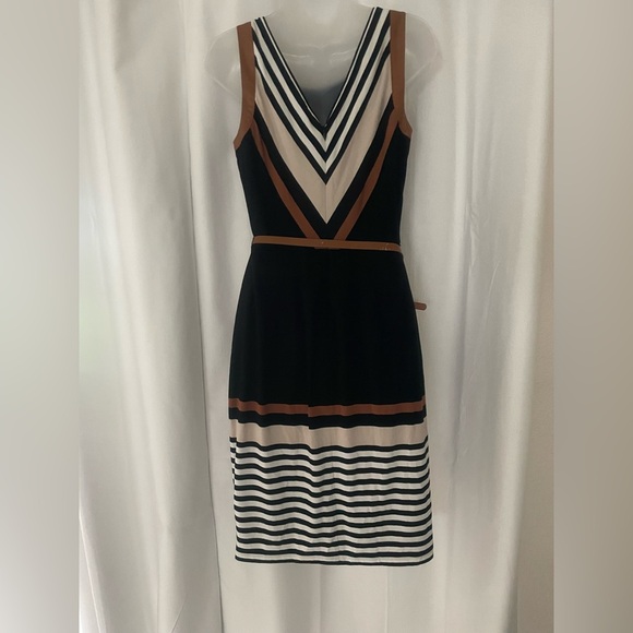MAKE OFFER! White House Black Market Striped lined Dress NWT SZ 6, READ - Picture 2 of 7